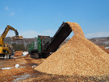 http://iishuusyoku.com/image/世界でも注目のバイオマスエネルギーの燃料となる木材チップ加工用の大型破砕機の輸入販売も手がけ環境社会への挑戦を続けています。