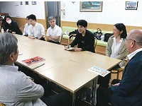 http://iishuusyoku.com/image/社内会議風景です。若手からベテランまで、社歴や年齢に関係なく積極的に意見を出し合える環境です。