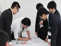http://iishuusyoku.com/image/技術研修の教育担当者は現役の設計技術者です。研修が進んでいくにつれ、より専門的なカリキュラムを用意しています。