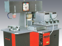 http://iishuusyoku.com/image/同社で開発・製造するパッド印刷機。要望に合わせて部品からカスタマイズ可能。一からパッド印刷機本体・システムの製造を行っているのは日本で同社だけです。