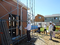 http://iishuusyoku.com/image/住宅やアパート、マンションや工場、店舗等を新しく建てたり、改修したりする時に必要不可欠な「足場」の施工レンタルを手掛けています！