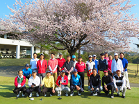 http://iishuusyoku.com/image/毎回盛り上がる社内ゴルフコンペや2年に1回の海外旅行（これまでにハワイ・オーストラリア・台湾などへ行きました。）といった社内イベントを楽しみながら皆で親睦を深め合っています！