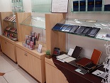 http://iishuusyoku.com/image/法人・個人向けの手帳をはじめ、家計簿やアドレス帳、郵便局で売っているような３Ｄカード、かわいい形をしたポーチなども手掛けています。