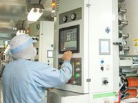http://iishuusyoku.com/image/南アルプス工場の工場内。最新鋭の印刷システムを導入しています。