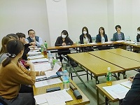 http://iishuusyoku.com/image/事務担当者会議の様子です。社員の25％が女性社員！女性が長く働ける会社であり、いきいきと活躍できる会社です！