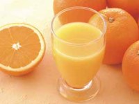 例えば、オレンジジュースに一滴の香料（フレーバー）を加えるだけで、果汁だけのオレンジジュースよりも美味しく感じるのです！